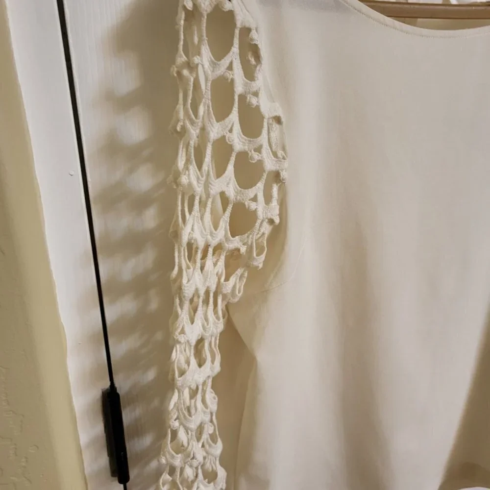 Lumiere Cream colored blouse with lace sleeves and buttoned SIZE MEDIUM